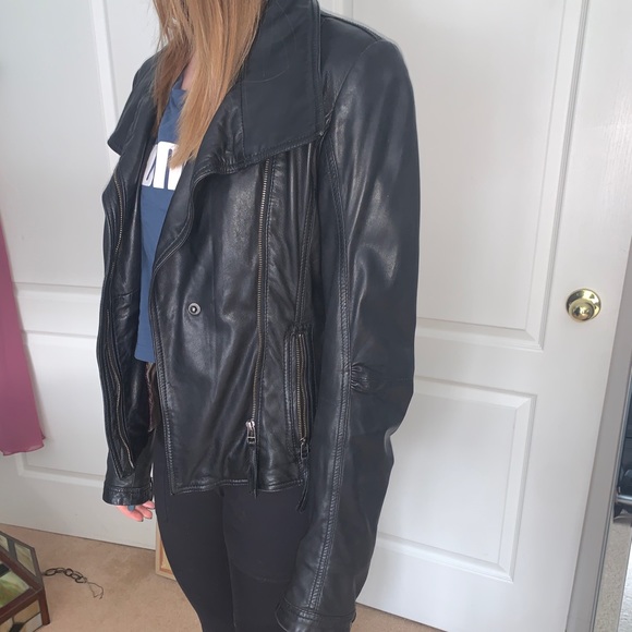 Danier leather - genuine leather jacket - Picture 2 of 7